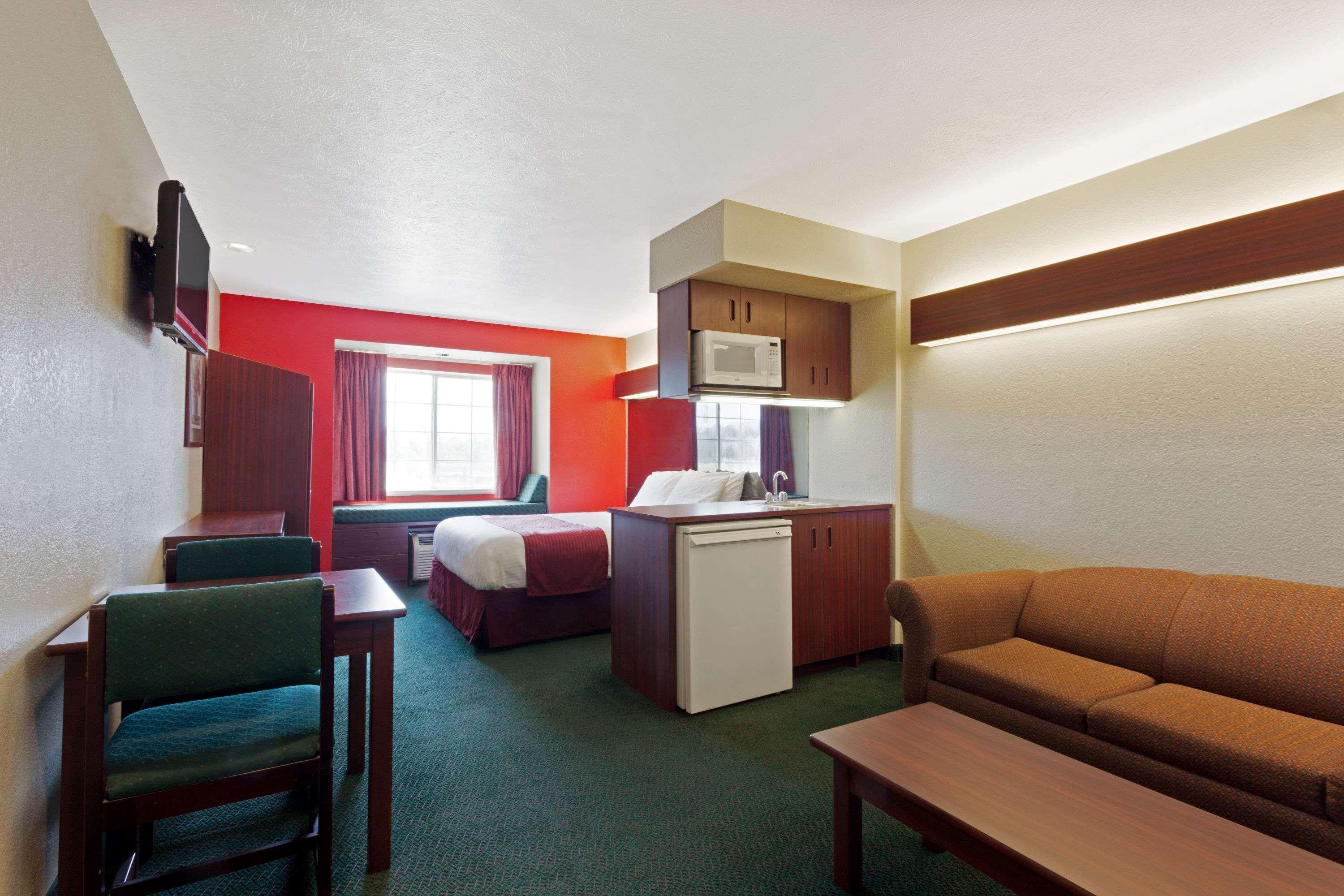 Microtel Inn & Suites By Wyndham Brandon Kültér fotó